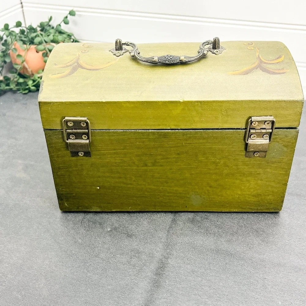 Vintage Green Wooden Jewelry Box:‎ Hand Painted Floral Trinket Storage